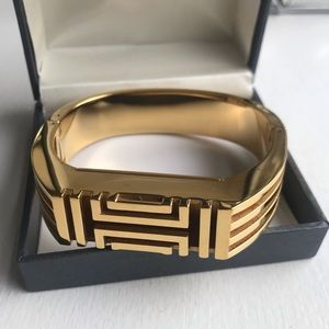 Tory Burch Gold FitBit Flex Bangle Bracelet EUC